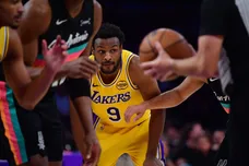 NBA: San Antonio Spurs at Los Angeles Lakers