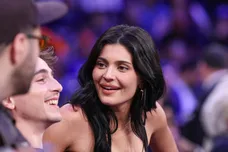 Kylie Jenner Bow "Vanity Fair"