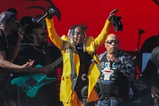 Lauryn Hill Fans Split Surprise Performance Kanye West