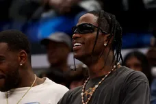 Fans Think Iggy Azalea Blasted Travis Scott Jet Ski Monaco