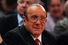 Nov 10, 2014; New York, NY, USA; Music executive and producer Clive Davis watches the fourth quarter between the Atlanta Hawks