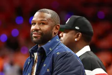 Floyd Mayweather Denies Rumors Broke New Camron Interview