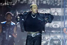 The R&amp;B Tour: Starring Usher Raymond &amp; Chris Brown - Nashville, TN