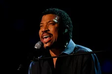 Feb 11, 2007; Los Angeles, CA, USA;  Lionel Richie performs at the 49th Annual Grammy Awards at the Staples Center. Mandatory