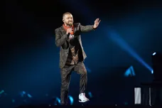 Feb 4, 2018; Minneapolis, MN, USA; Recording artist Justin Timberlake performs during the halftime show in Super Bowl LII