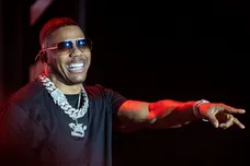 Nelly performs at SunFest on May 3, 2024 in West Palm Beach, Florida.