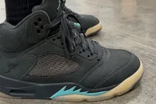 solefly-air-jordan-5-on-foot