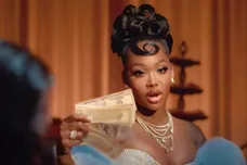 summer-walker-spend-it-video-tgj