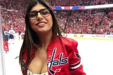 Image Via <a href='https://www.instagram.com/p/Bi7GjoPBssL/?hl=en&taken-by=miakhalifa' rel="nofollow noopener" target='_blank'>MiaKhalifa</a>