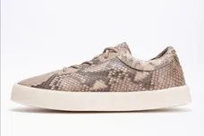 Image Via <a href='https://www.sivasdescalzo.com/en/search?q=yeezy' rel="nofollow noopener" target='_blank'>Sivasdescalzo</a>