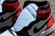 Image via zSneakerHeadz