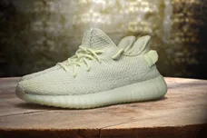 Image Via <a href='http://sneakersteal.com/' rel="nofollow noopener" target='_blank'>SneakerSteal</a>