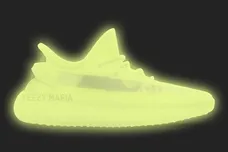 Image Via <a href='https://twitter.com/theyeezymafia' rel="nofollow noopener" target='_blank'>TheYeezyMafia</a>