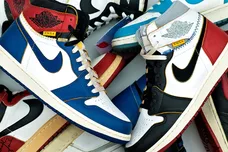 Image via <a href='https://sneakernews.com/2018/11/21/union-air-jordan-1-restock-info/' rel="nofollow noopener" target='_blank'>SneakerNews</a>