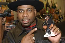 Vince Bucci / Stringer / Getty Images