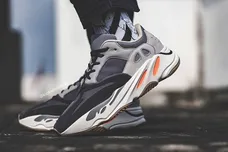 Image via @kickwhoshow