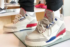 Image Via <a href='https://www.instagram.com/p/BiSu9YuB0Zt/?taken-by=pinoe77' rel="nofollow noopener" target='_blank'>Pinoe77</a>