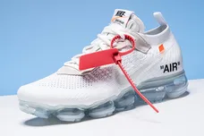 Image Via <a href='https://sneakernews.com/2018/04/09/off-white-nike-vapormax-white-black-orange-release-info/' rel="nofollow noopener" target='_blank'>SN</a>