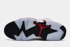 Image via Finish Line (Nike)