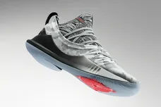 Image Via <a href='https://about.underarmour.com/news/2018/11/curry-5-international-smoke-colorway-release' rel="nofollow noopener" target='_blank'>UA</a>