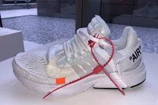 Image Via <a href='https://sneakernews.com/2018/05/22/off-white-nike-presto-white-black-release-info/' rel="nofollow noopener" target='_blank'>SneakerNews</a>