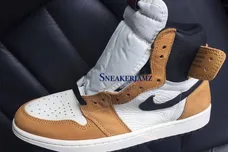 Image Via <a href='https://www.instagram.com/p/Blp_61LlT4u/?taken-by=sneakerjamz' rel="nofollow noopener" target='_blank'>SneakerJamz</a>