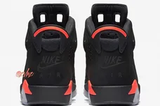 Image Via <a href='http://instagram.com/zsneakerheadz' rel="nofollow noopener" target='_blank'>Zsneakerheadz</a>