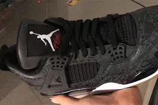 Image Via <a href='https://www.instagram.com/zsneakerheadz/' rel="nofollow noopener" target='_blank'>Zsneakerheadz</a>