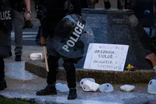 Brett Carlsen / Stringer / Getty Images