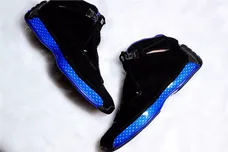 Image Via <a href='https://sneakerbardetroit.com/air-jordan-18-black-sport-royal-aa2494-007-release-date/' rel="nofollow noopener" target='_blank'>SneakerBarDetroit</a>