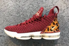 Image Via <a href='https://twitter.com/search?q=lebron%2016%20king&src=typd' rel="nofollow noopener" target='_blank'>BRKicks</a>