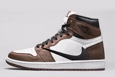 Image Via <a href='https://www.instagram.com/zsneakerheadz/' rel="nofollow noopener" target='_blank'>Zsneakerheadz</a>