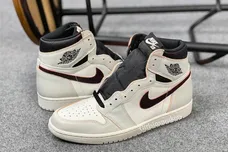 Image via Girlsinsneakers