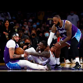 New York Knicks v Los Angeles Lakers