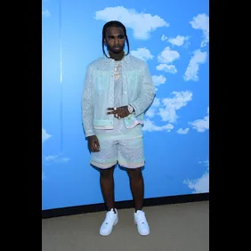 Louis Vuitton : Photocall - Paris Fashion Week - Menswear F/W 2020-2021