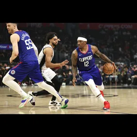 San Antonio Spurs v Los Angeles Clippers