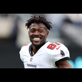 Tampa Bay Buccaneers v New York Jets