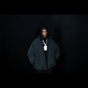 Balenciaga : Photocall - Paris Fashion Week - Womenswear F/W 2022-2023