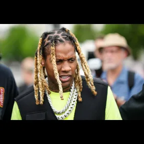 Street Style - Paris Fashion Week - Menswear Spring/Summer 2023 : Day Two