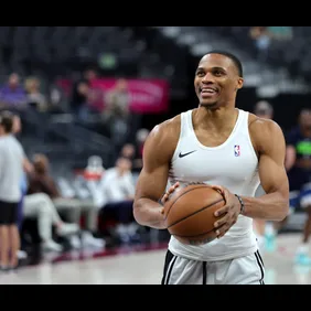 Minnesota Timberwolves v Los Angeles Lakers