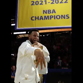 Los Angeles Lakers v Golden State Warriors