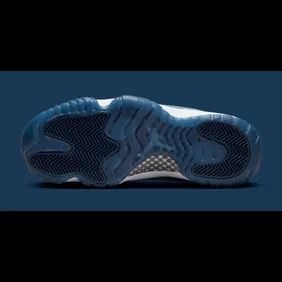air-jordan-11-womens-midnight-navy-ar0715-441-outsole