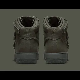 billie-eilish-nike-air-force-1-high-sequoia-dm7926-300-heel