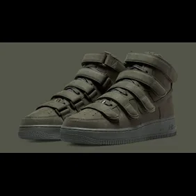 billie-eilish-nike-air-force-1-high-sequoia-dm7926-300-pair