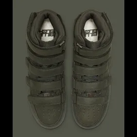 billie-eilish-nike-air-force-1-high-sequoia-dm7926-300-top