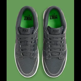 nike-dunk-low-halloween-dq7681-001-top