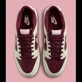 nike-dunk-low-valentines-day-2023-dr9705-100-top