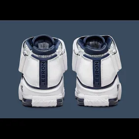 nike-lebron-2-midnight-navy-dr0826-100-heel-1