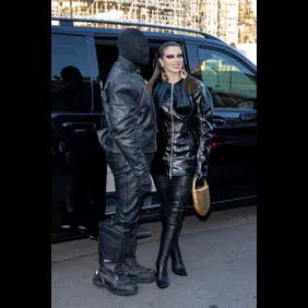 Celebrity Sightings : Day One - Paris Fashion Week - Haute Couture Spring/Summer 2022