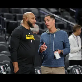 Minnesota Timberwolves v Los Angeles Lakers